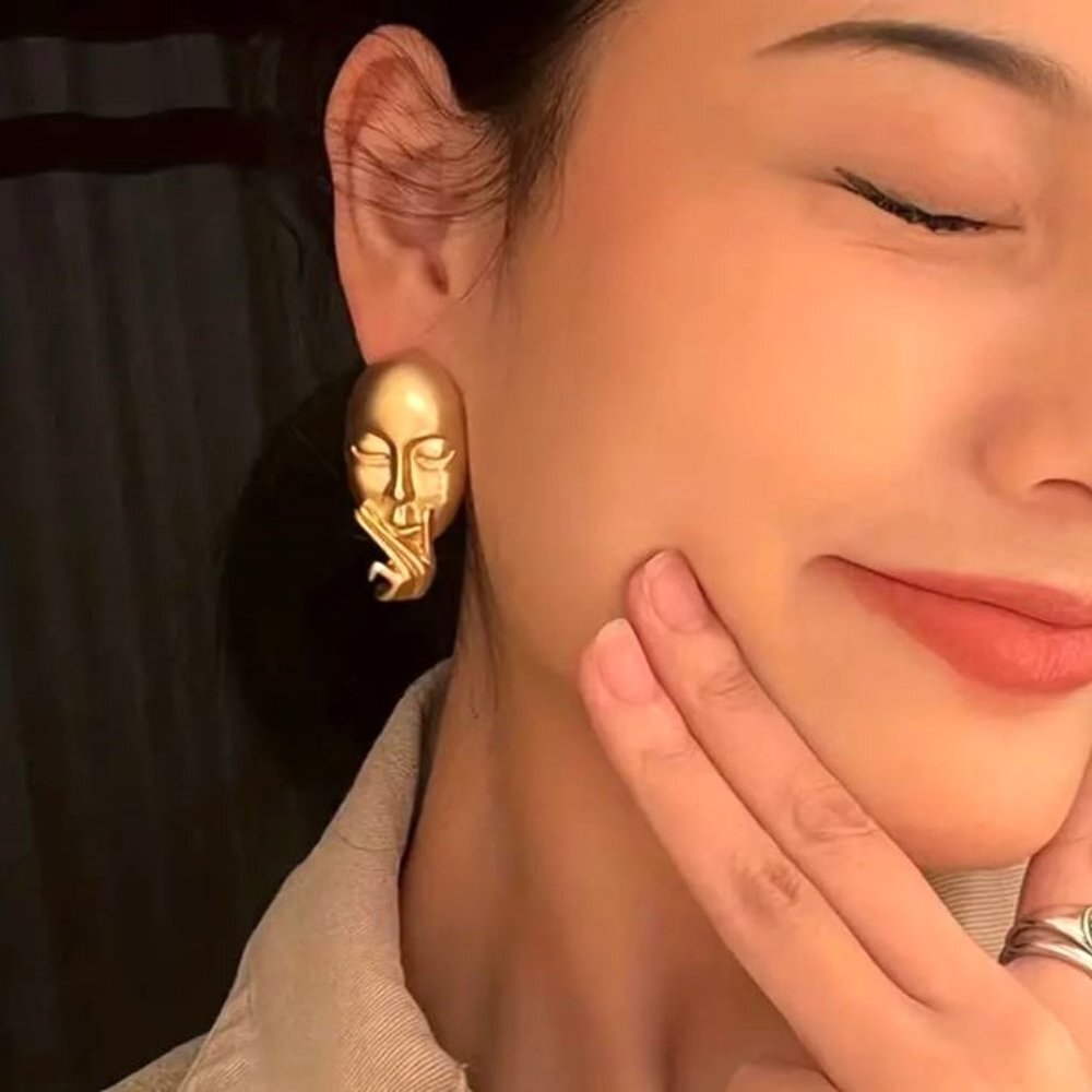 NEW Avant Garde Retro 90's Brushed Gold Ladies Face Earrings Pierced